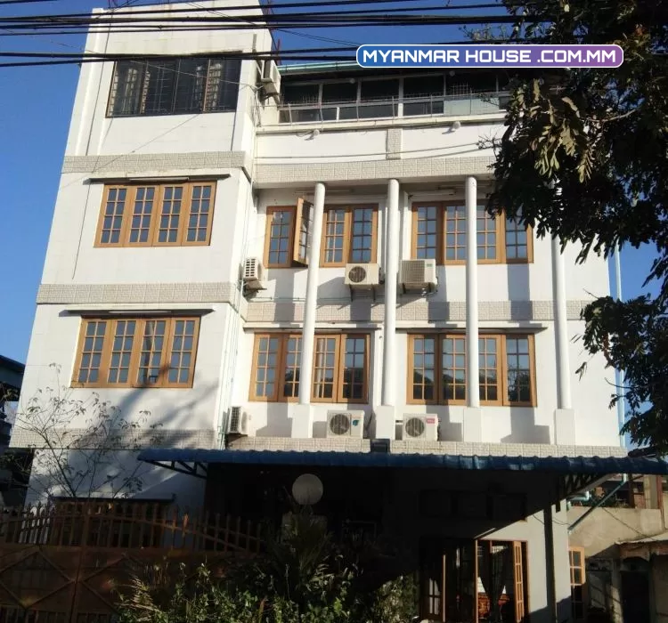 မိုတယ် 3,500 စတုရန်းပေ (ပေ 70 x ပေ 50) ဂရမ်အမည်ပေါက် (အရှုပ်အရှင်းကင်း) ညှိနှိုင်းဈေးဖြင့် ရောင်းမည်။