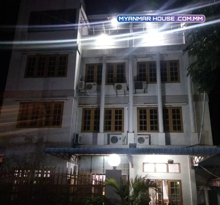 မိုတယ် 3,500 စတုရန်းပေ (ပေ 70 x ပေ 50) ဂရမ်အမည်ပေါက် (အရှုပ်အရှင်းကင်း) ညှိနှိုင်းဈေးဖြင့် ရောင်းမည်။