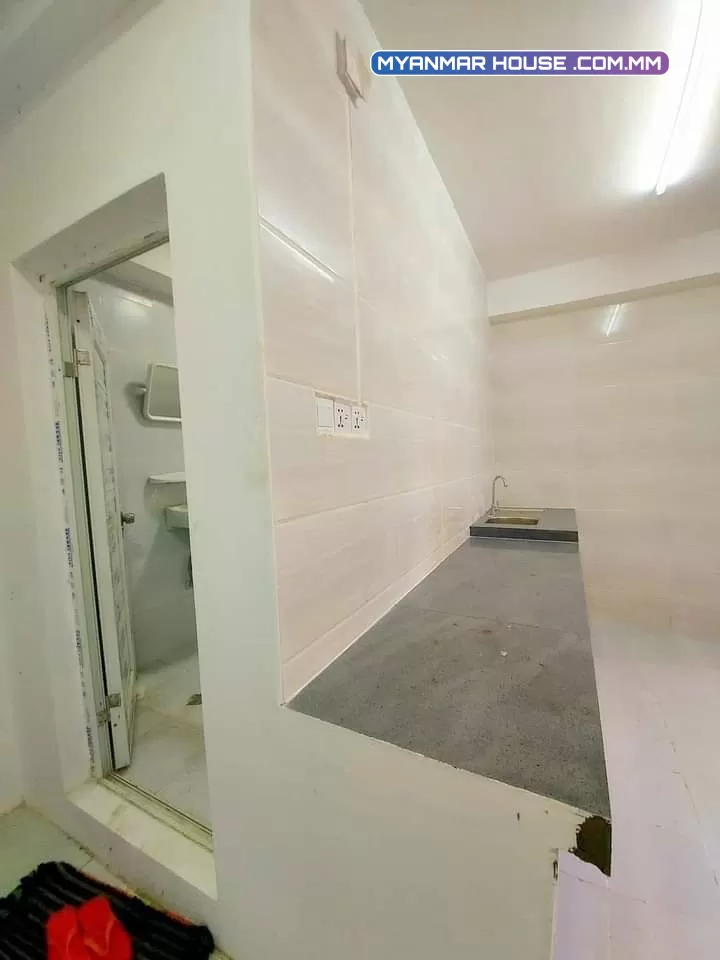  ♥( For Rent ) (6သိန္း )  စမ္း​ေခ်ာင္းၿမိဳ့နယ္/​ေျမနီကုန္း }  Mini Condo အဌား (Post) ေလးပါ။