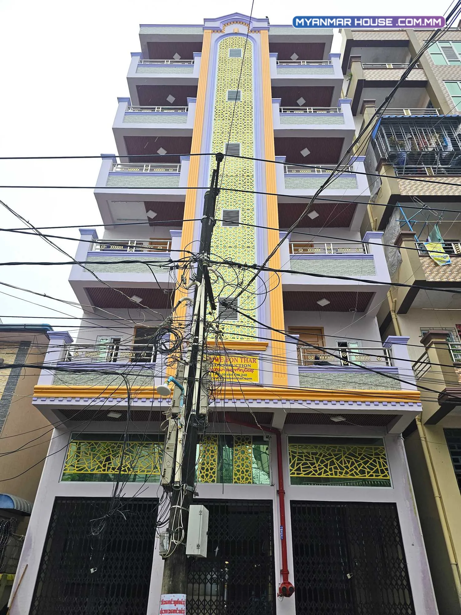 ဒေါပုံမြို့နယ်၊ သင်္ဘောကျင်းရပ်ကွက်၊ ယမုံနာလမ်းမကြီး အနီး၊ တိုက်ခန်း ရောင်းပါမည်။ အရောင်းခန်း (၅)ခန်းရှိပါသည်။