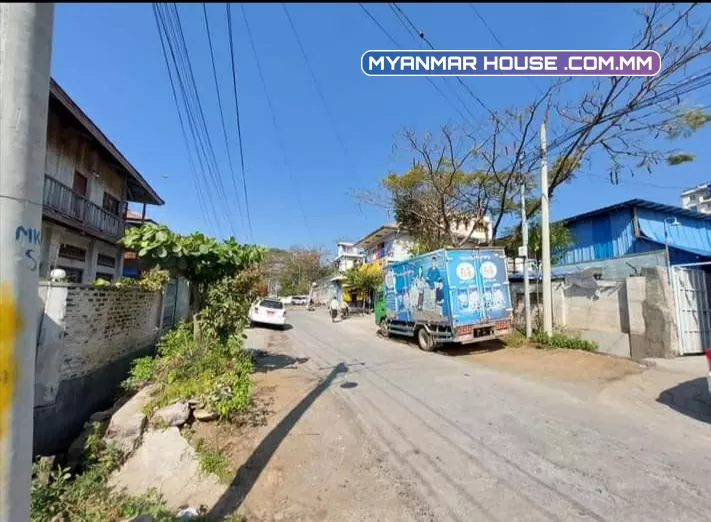 တောင်ကြီးမြို့ ကန်‌‌ရှေ့ရပ်ကွက် မြကန်သာ အဝိုင်းအနီး မြို့လယ်ခေါင် ပိုင်ဆိုင်မှု ဂရမ်ကြီး ပါမည် လမ်းသာမည် ရေတွင်းပါမည် လမ်းမဘက်မျက်နှာစားနှင့်အနောက် ၆၀ ဘေး၂ဘက်အရှည် ၁၀၀ ခေါ်ဈေး သိန်း ၁၂၀၀၀ ညှိနှိုင်း