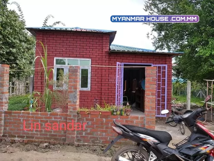 အိမ် နှင့် ခြံကွက် အရောင်း📣 20×60=သိန်း 210 (အပိတ်စျေးပါ) ရေမဝပ်ပါရှင့် ရွာမြေ