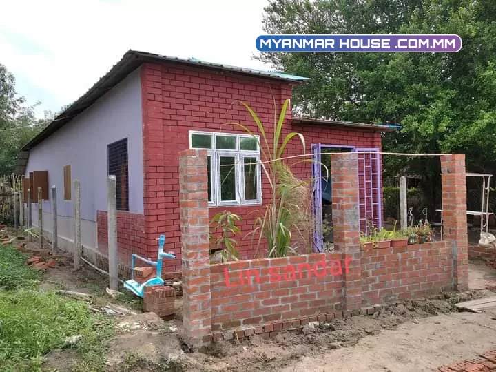 အိမ် နှင့် ခြံကွက် အရောင်း📣 20×60=သိန်း 210 (အပိတ်စျေးပါ) ရေမဝပ်ပါရှင့် ရွာမြေ