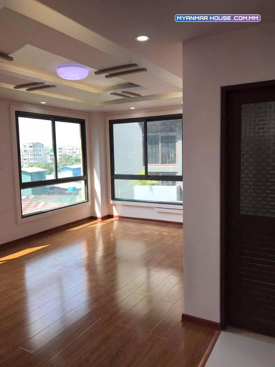 #အဌားပို့စ္ေလးပါရွင့္#  Mahar Swe Street, Mahar Swe Condominium, Hlaing Town ship.