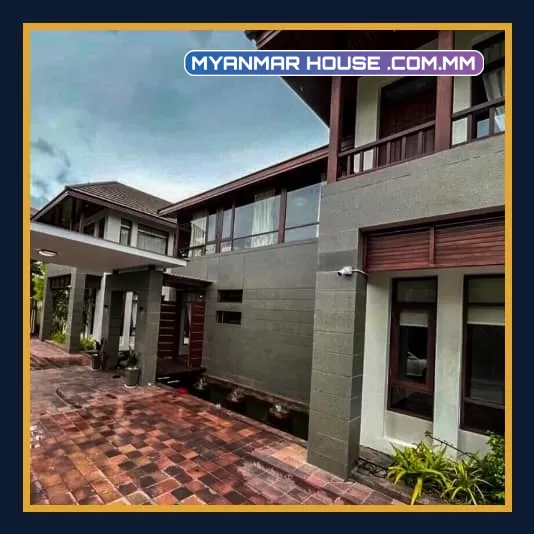 မရမ်းကုန်းမြို့နယ်တွင် အကျယ်အ၀န်းပေ  90×100 ရှိ အိမ်တစ်လုံးရောင်းရန်ရှိသည်။