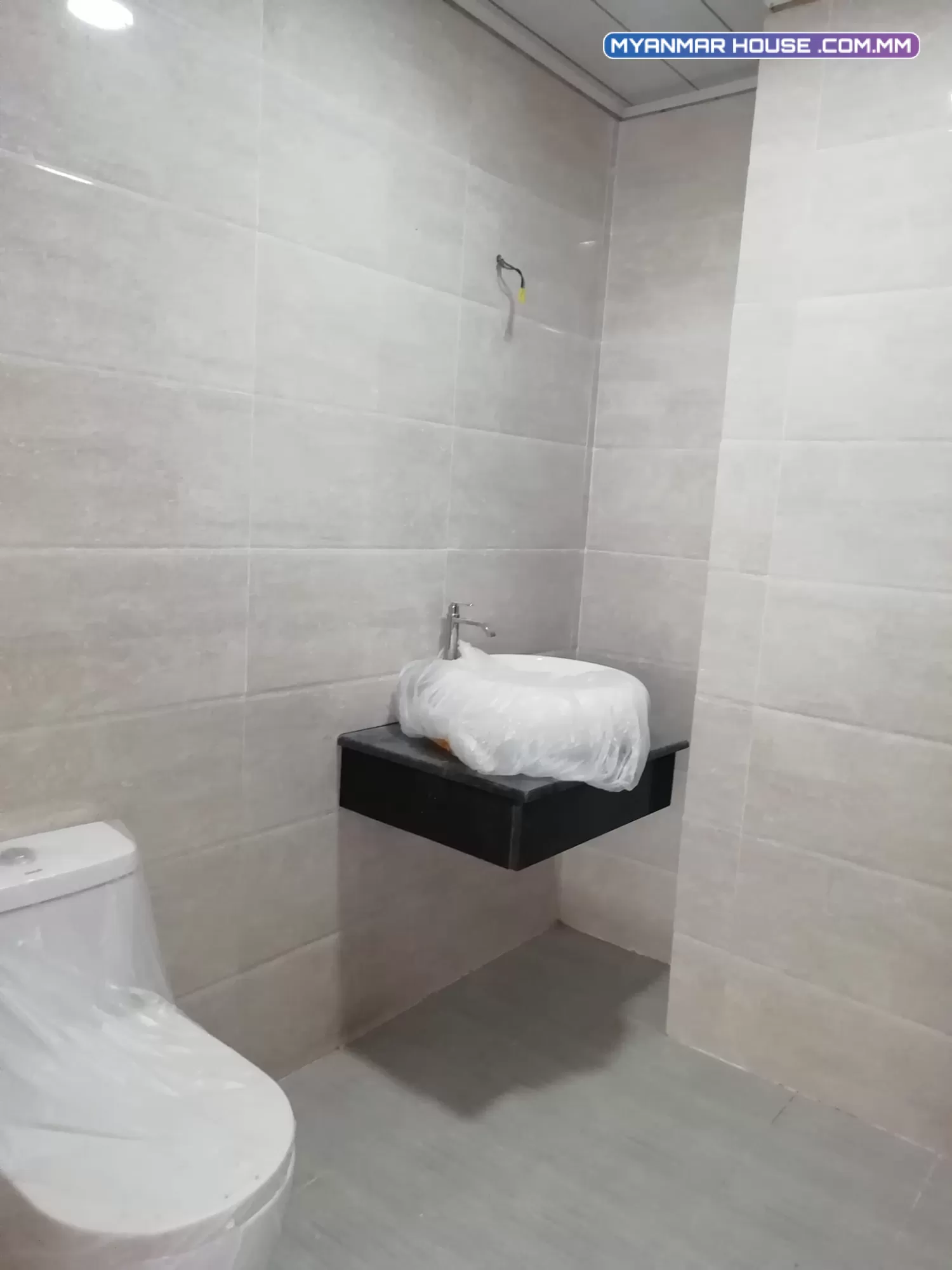 ရန်ကင်းမြို့နယ် Sedona Hotel အနီး ပညာ့ဝတီလမ်းရှိ Sunium Park Residence @ Star Villa ပြင်ဆင်ပြီး အလွှာနိမ့်ကြိုက်သူများ အတွက် အရောင်းခန်း