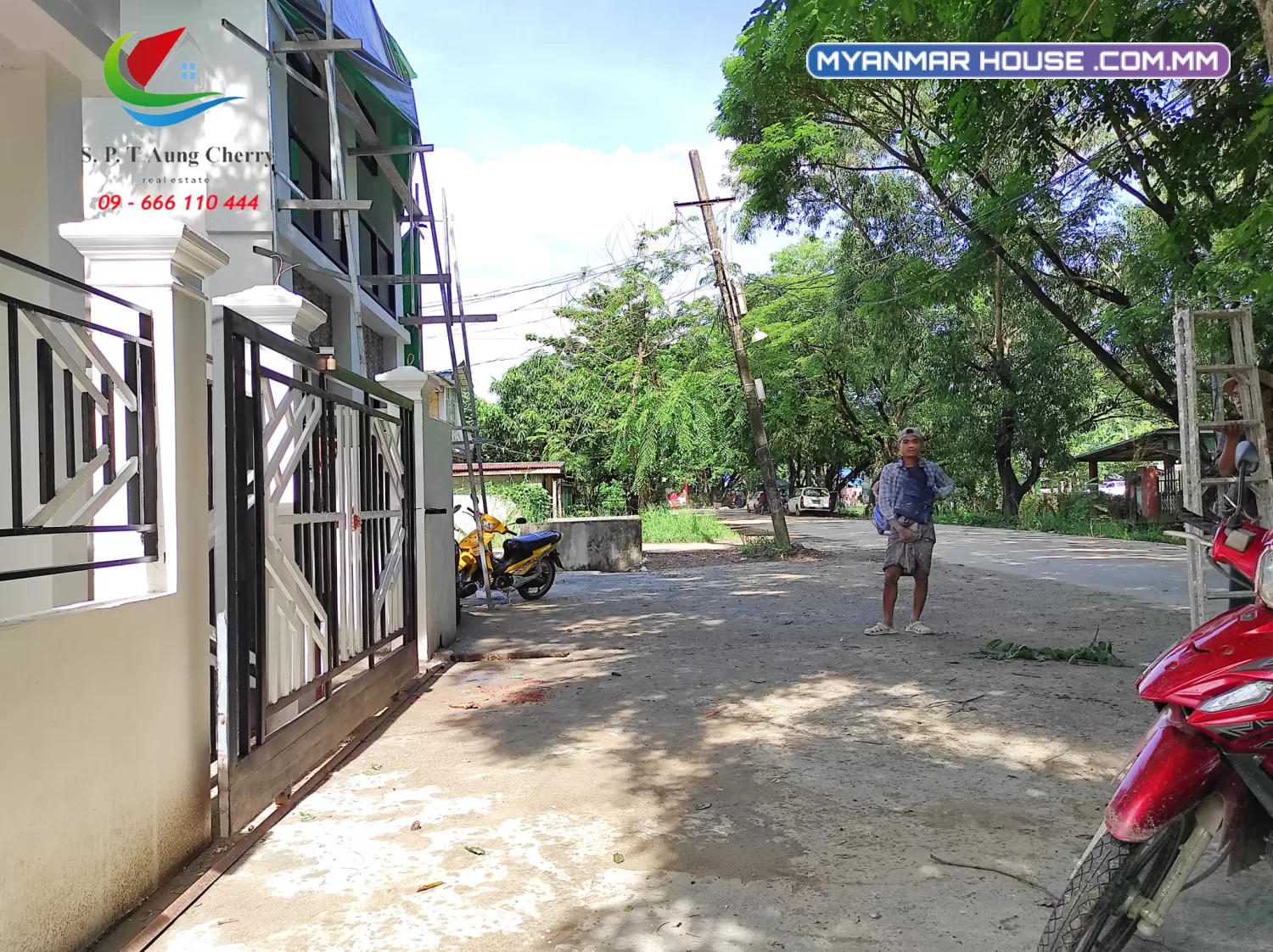 S.P.T Aung Cherry Company ပိုင်မြေကွက်ပေါ်တွင် ဆောက်လုပ်လျှက်ရှိသော ရေမီးစုံပါ နှစ်ထပ်တိုက်(အသစ်)အား တိုက်ရိုက်ရောင်းချပေးသွား ပါမည်။
