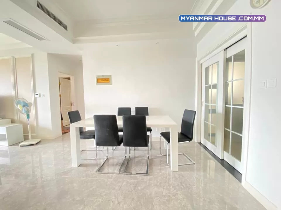 💥Golden City Condo မှာ Furniture အပြည့်အစုံပါဝင်ပြီး 2 Bedroom (အလွှာမြင့်) အခန်