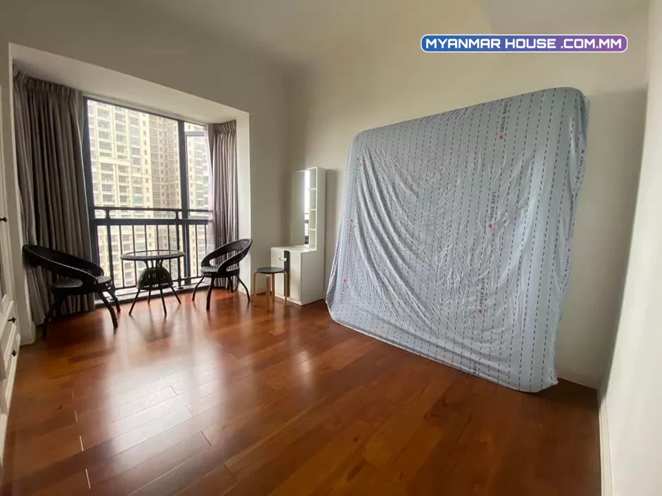 💥Golden City Condo မှာ Furniture အပြည့်အစုံပါဝင်ပြီး 2 Bedroom (အလွှာမြင့်) အခန်