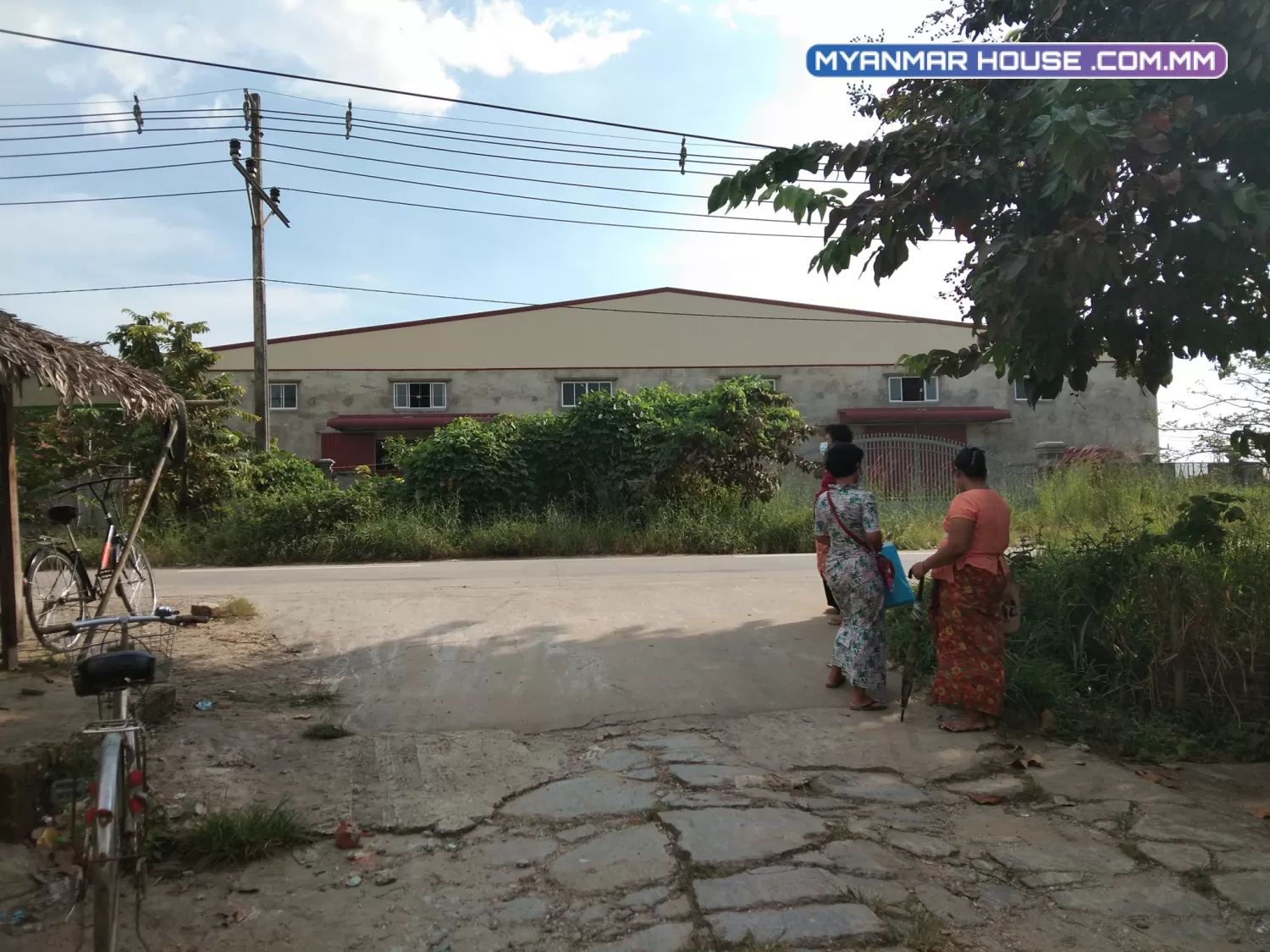 "မြေကွက်ရောင်းမည်"  ပေ 20'×60' ရွှေပြည်သာလှော်ကား