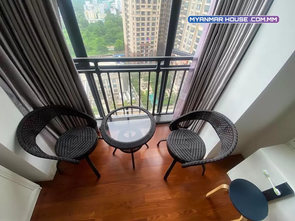 💥Golden City Condo မှာ Furniture အပြည့်အစုံပါဝင်ပြီး 2 Bedroom (အလွှာမြင့်) အခန်
