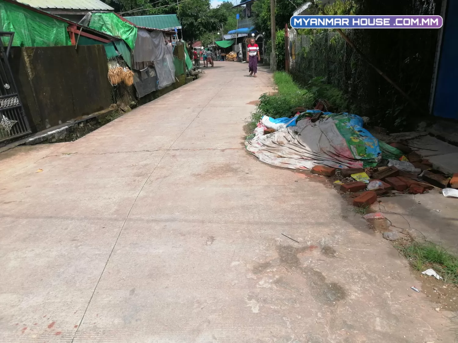 အိမ်နဲ့ခြံလေးကို ဈေးတန်တန်လေးနဲ့ ရောင်းပေးပါမယ်။ ထောက်ကြန့်၊ ဂူကြီးကုန်းပါရှင်။