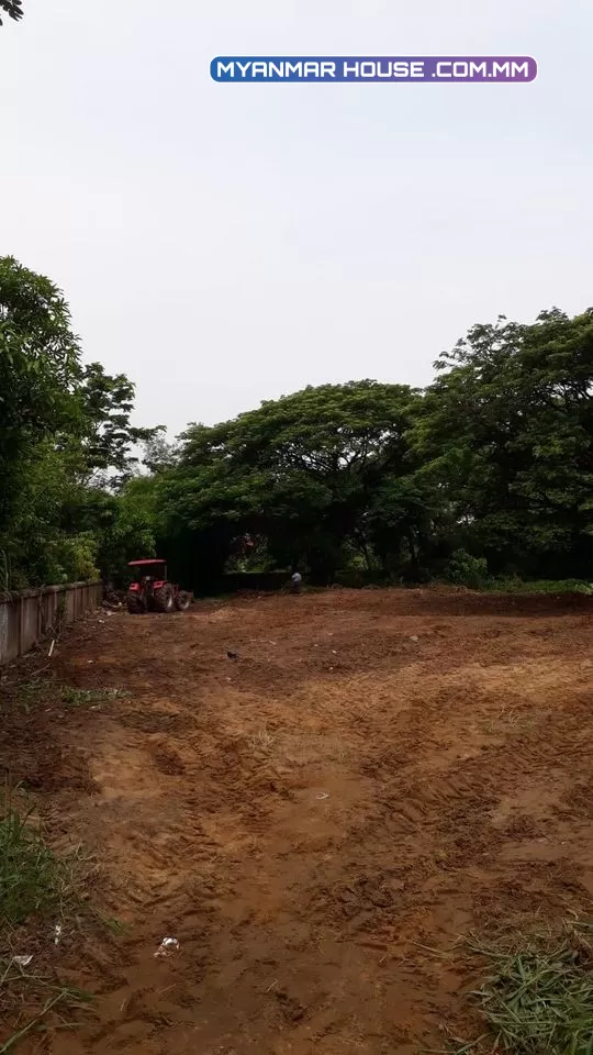 ကျိုက်ဝိုင်းဘုရားလမ်းမအနီး ၁.၇ ဧက အရောင်း