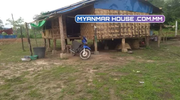 တိုက်ကြီး ဖောင်ကြီဖျက်လမ်းဘေး ပေ60/100 အသင့်နေအိမ်ပါ တံဇကာခြံခတ်ပြီ ရေလွယ် မီးလွယ် စျေး90