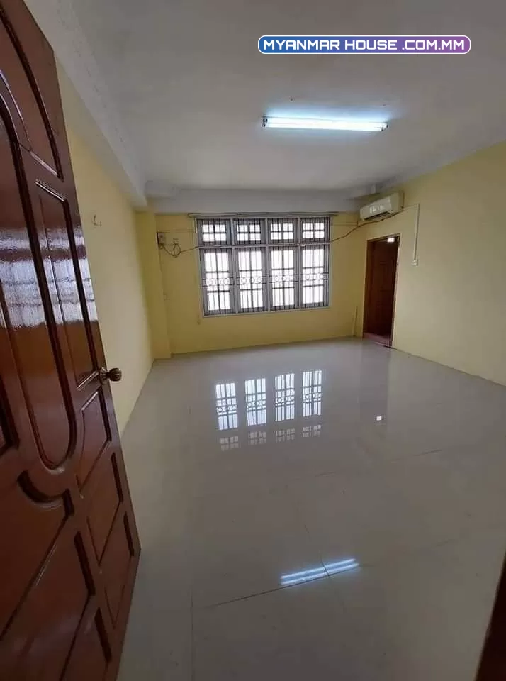 Condo အရောင်း (အငှား 8 သိန်း) 🏘 ပုဇွန်တောင်မြို့နယ် Lift, ပြင်ပြီး အသင့်နေအခန်းများပါ၊ အဲကွန်းများပါ