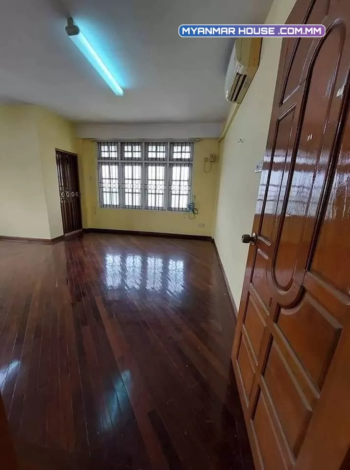 Condo အရောင်း (အငှား 8 သိန်း) 🏘 ပုဇွန်တောင်မြို့နယ် Lift, ပြင်ပြီး အသင့်နေအခန်းများပါ၊ အဲကွန်းများပါ