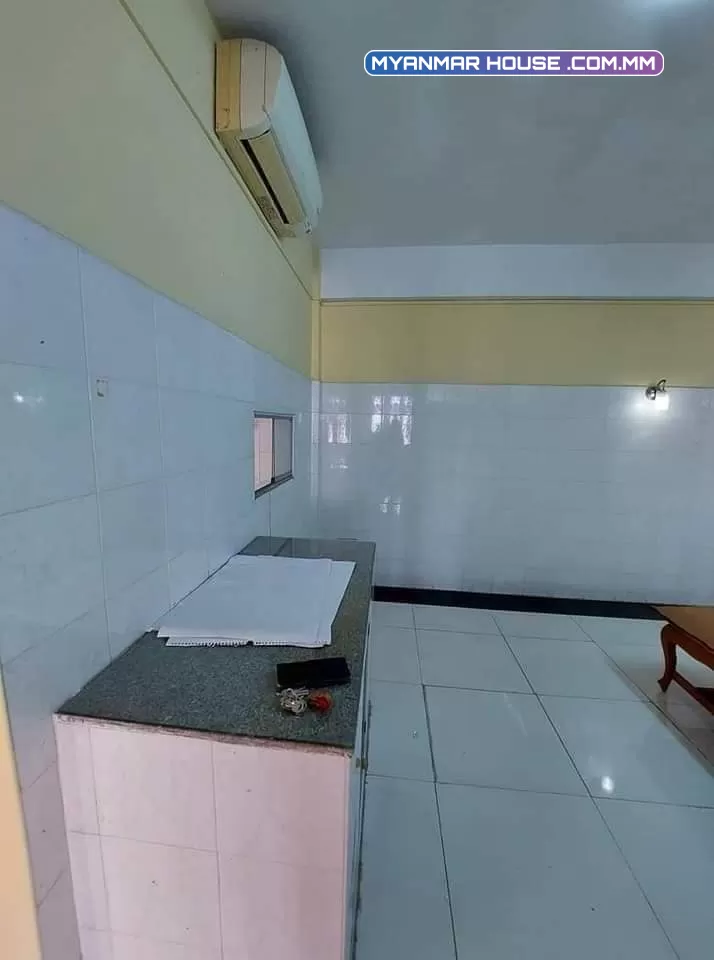 Condo အရောင်း (အငှား 8 သိန်း) 🏘 ပုဇွန်တောင်မြို့နယ် Lift, ပြင်ပြီး အသင့်နေအခန်းများပါ၊ အဲကွန်းများပါ