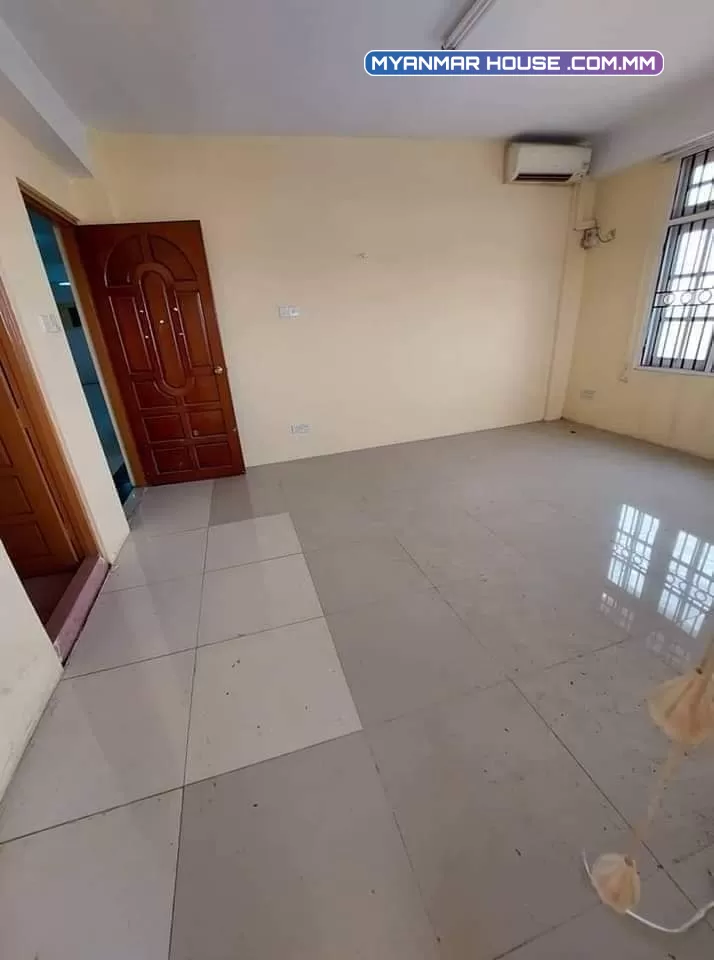 Condo အရောင်း (အငှား 8 သိန်း) 🏘 ပုဇွန်တောင်မြို့နယ် Lift, ပြင်ပြီး အသင့်နေအခန်းများပါ၊ အဲကွန်းများပါ
