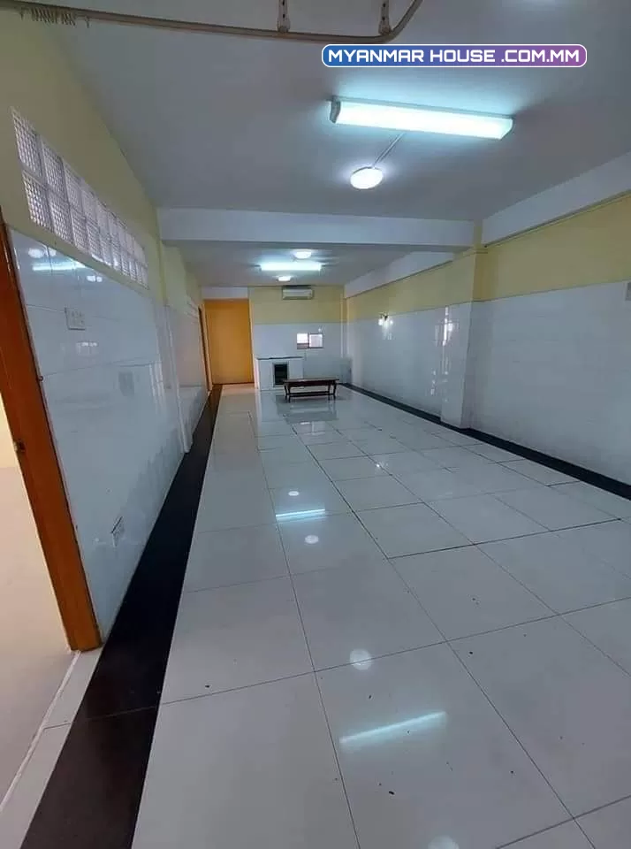 Condo အရောင်း (အငှား 8 သိန်း) 🏘 ပုဇွန်တောင်မြို့နယ် Lift, ပြင်ပြီး အသင့်နေအခန်းများပါ၊ အဲကွန်းများပါ