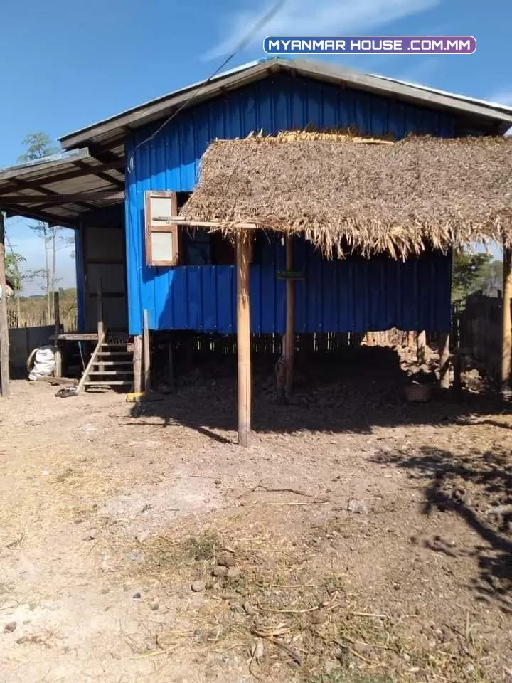 လုံးချင်းအိမ်ပါအပြီးပိုင်ရှင်ကိုယ်တိုင်ရောင်းမည် ညောင်ရွှေမြို့ ၊( နန်ဒဝန်(1)ရပ်ကွက်)ဈေးနဲ့လည်းနီးပါတယ်ရှင့် ဟော်မြောက်ဘက်/အထက(1)ကျောင်းအနီး Goden place ktvအရှေ့မြောက်ဘက် သိန်း160အလျော့အတင်းနဲ့ရောင်းမှာပါရှင့်
