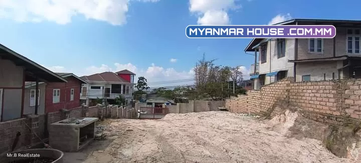 တောင်ကြီးမြို့ / ရန်ကြီးအောင်လမ်းမကြီးဘေး  မဂ်လာဦးရပ်ကွက်/ဈေးနှုန်း- သိန်း 4500 
