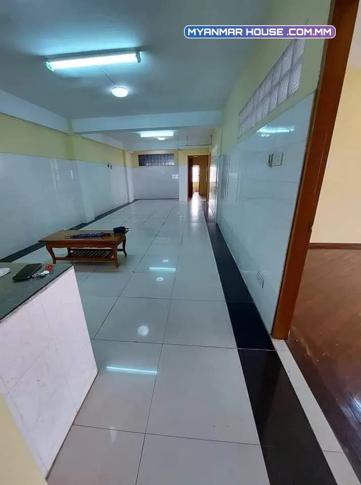 Condo အရောင်း (အငှား 8 သိန်း) 🏘 ပုဇွန်တောင်မြို့နယ် Lift, ပြင်ပြီး အသင့်နေအခန်းများပါ၊ အဲကွန်းများပါ