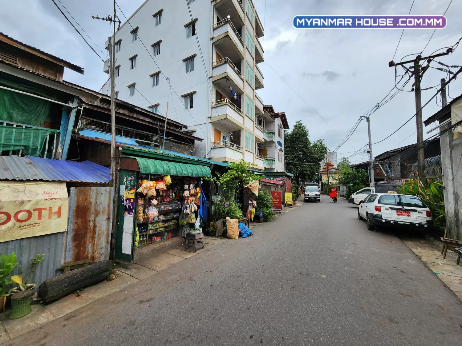 အိမ်နှင့်ခြံ (ပိုင်ရှင်တိုက်ရိုက်)ရောင်းပါမည်။