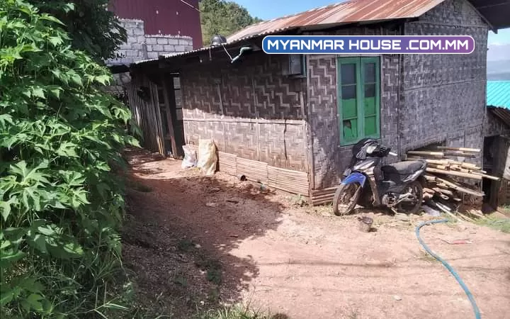 စဝ်စံထွန်း ရပ် ၄၀´×၈၆´  တစ်ထပ်တိုက်ပါ ၊ ၁၀၀၀ ± ပါးပါးရှိပါမယ်ခင်ဗျ ပိုင်ရှင်ကိုယ်တိုင်ရောင်းမည် 