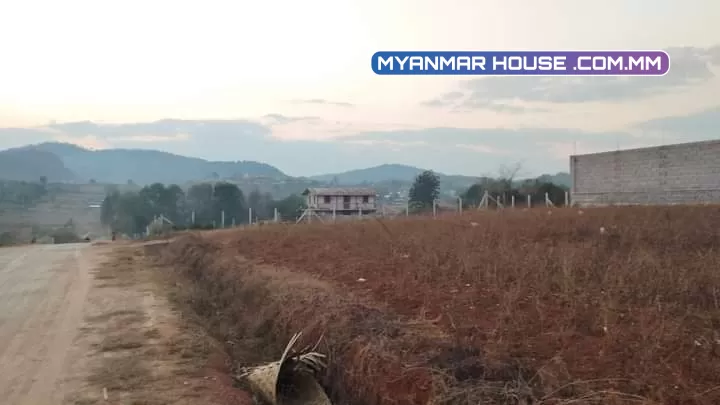 အောင်ပန်းမြို့ လှဲရိုး လွယ်မော လမ်းမကြီး ပေါ်မှ View ကောင်း မြေနေရာကျယ် လမ်း၃ဖက် ပေါက် နေရာ ၈၀ ပေ ၆၀ ပေ ရောင်းပေးမယ်😍 ရေမီး လွယ်ကူ View ကောင်းကောင်းနဲ့ 😋😋 ကြိုက်တာလုပ်စေသော် 😜 ဈေး ၅၅၀ သိန်း (ညှိ) စေ