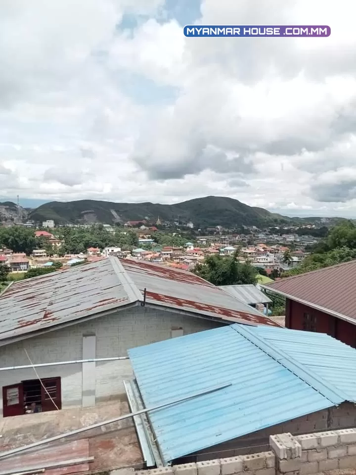 ေတာင္ႀကီး ကံႀကီးနယ္ေျမ ၁ ကံႀကီးဘုန္းႀကီးေက်ာင္း အ ‌ေနာက္ဘက္ ေျမအက်ယ္၄၀ေပ၆၀ ၂ထပ္အိမ္နံကပ္အၾကမ္း မီးတာေပါက္ပါ ေခၚေစ်းက သိန္း ၃၀၀ပါ