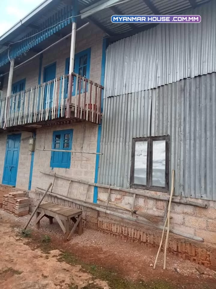 ေတာင္ႀကီး ကံႀကီးနယ္ေျမ ၁ ကံႀကီးဘုန္းႀကီးေက်ာင္း အ ‌ေနာက္ဘက္ ေျမအက်ယ္၄၀ေပ၆၀ ၂ထပ္အိမ္နံကပ္အၾကမ္း မီးတာေပါက္ပါ ေခၚေစ်းက သိန္း ၃၀၀ပါ