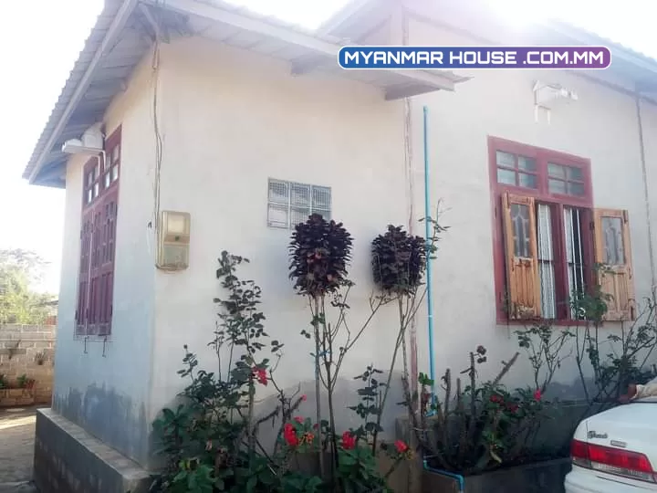 တည်နေရာ _ အောင်ပန်းမြို့ ၊ကလောခရိုင်၊ ကလောမြို့နယ်။ အကျယ်အဝန်း _ ၆၀'×၆၀'  ပိုင်ဆိုင်မှု _ မြို့မြေ ဂရမ် (နှစ်၃၀)_ ၂၈ နှစ်ကျန်။ဈေးနှုန်း _ ၁၂၀၀ (ညှိနိုင်း)