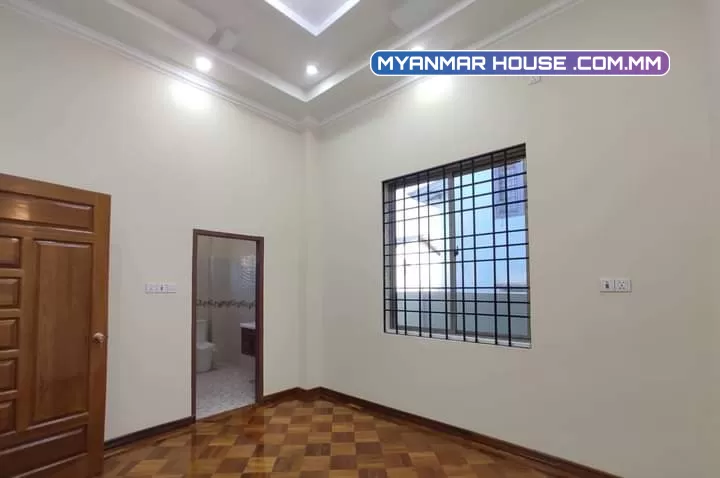 မြောက်ဒဂုံရှိ လုံးချင်းတိုက်သစ် အရောင်းလေးပါ