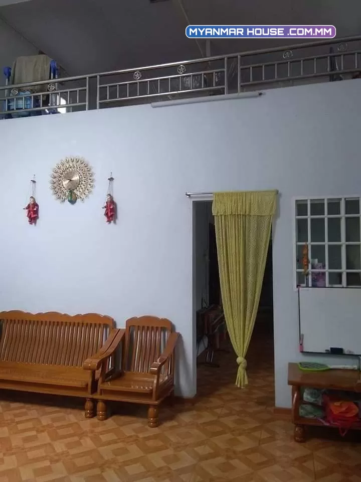 ​မြောက်ဒဂုံရှိ RC တစ်ထပ်ခွဲ တိုက်အရောင်းလေးပါရှင့်