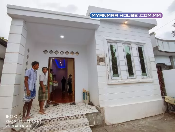 အရှေ့ဒဂုံရှိ အသင့်နေ လုံးချင်းတိုက်သစ်အရောင်းလေးပါ