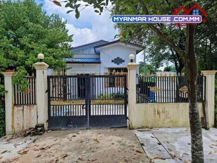 အရှေ့ဒဂုံ အသင့်နေ လုံးချင်းအိမ်အရောင်းလေးပါ