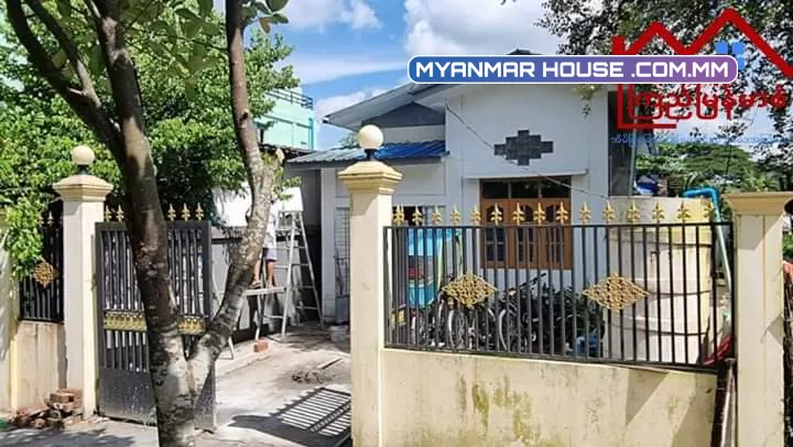 အရှေ့ဒဂုံ အသင့်နေ လုံးချင်းအိမ်အရောင်းလေးပါ