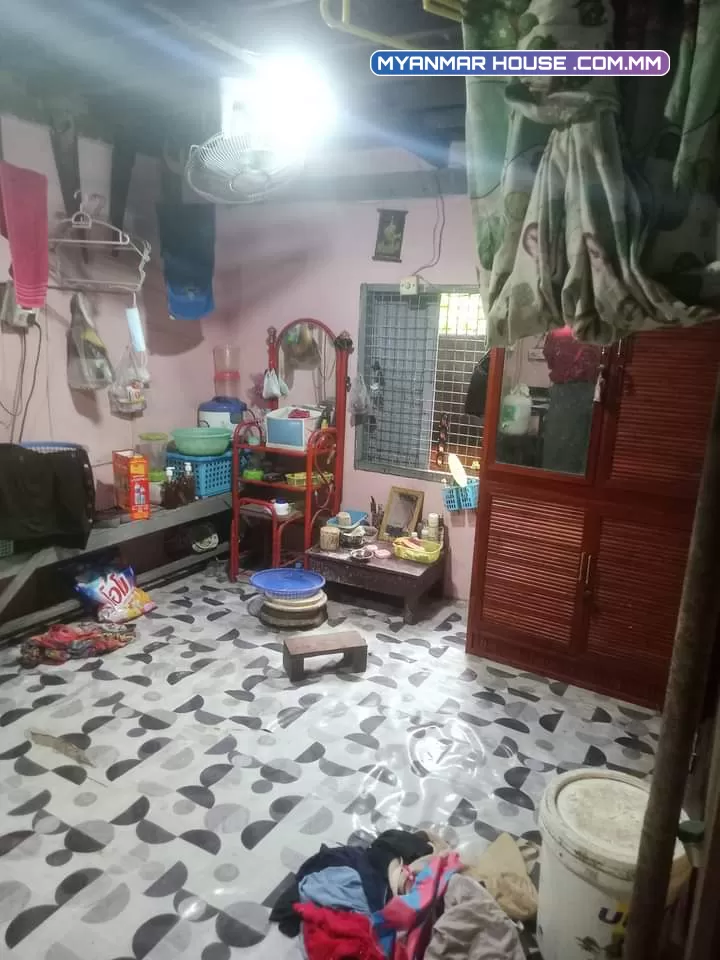 တောင်ဒဂုံရှိ လုံးချင်းအရောင်းလေးပါရှင့်