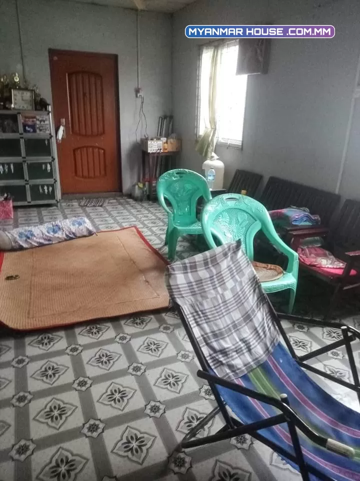 တောင်ဒဂုံရှိ လုံးချင်းအရောင်းလေးပါရှင့်