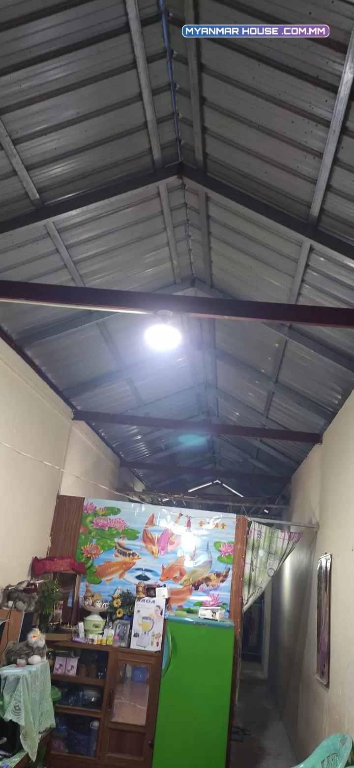 တောင်ဒဂုံရှိ လုံးချင်းအရောင်းလေးပါရှင့်