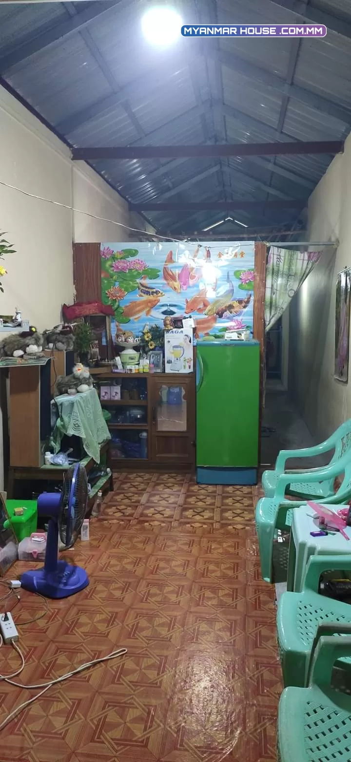 တောင်ဒဂုံရှိ လုံးချင်းအရောင်းလေးပါရှင့်