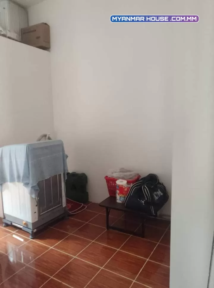 တောင်ဒဂုံရှိ ​အိမ်အပါခြံ အရောင်းလေးပါ