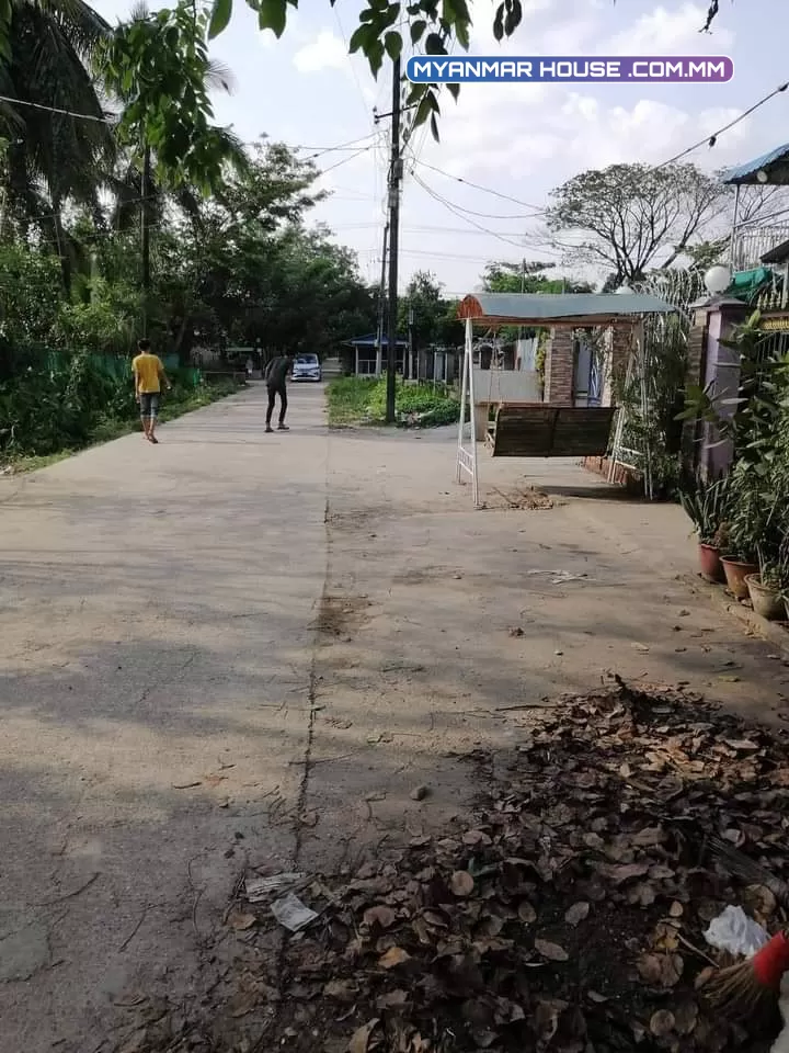 အရှေ့ဒဂုံရှိ ပိုင်ရှင်တိုက်ရိုက် လုံးချင်းအရောင်းလေးပါ