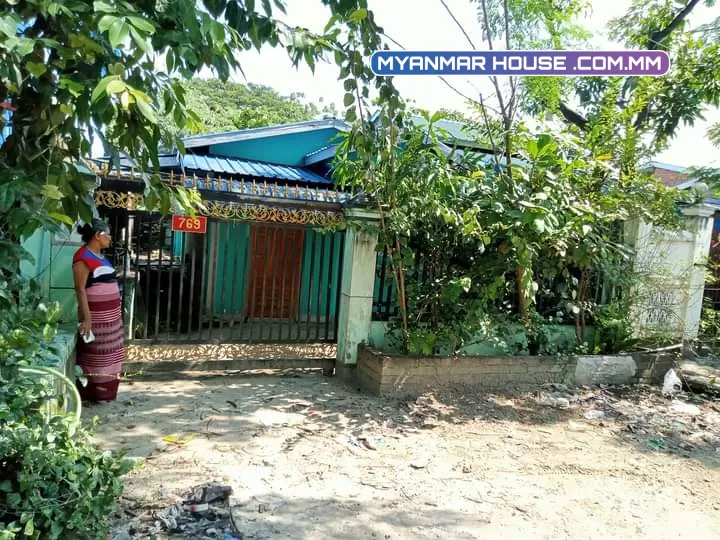 တောင်ဒဂုံရှိ လုံးချင်းအရောင်းလေးပါ