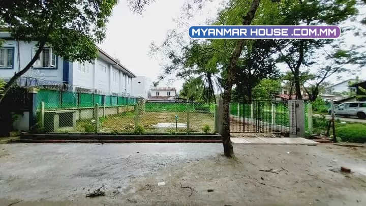 မြောက်ဒဂုံရှိ ထောက်ကွက် မြေသီးသန့်အရောင်းလေးပါ