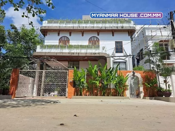 မြောက်ဒဂုံရှိ ခမ်းနားသော လုံးချင်းတိုက် အရောင်းလေးပါ