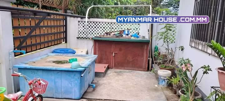 ေမြာက်ဒဂုံရှိ လုံးချင်း RC တိုက်သန်အရောင်းလေးပါ