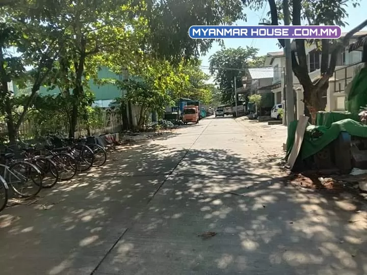 မြောက်ဒဂုံရှိ လုံးချင်းတိုက်သန့်အရောင်းလေးပါ