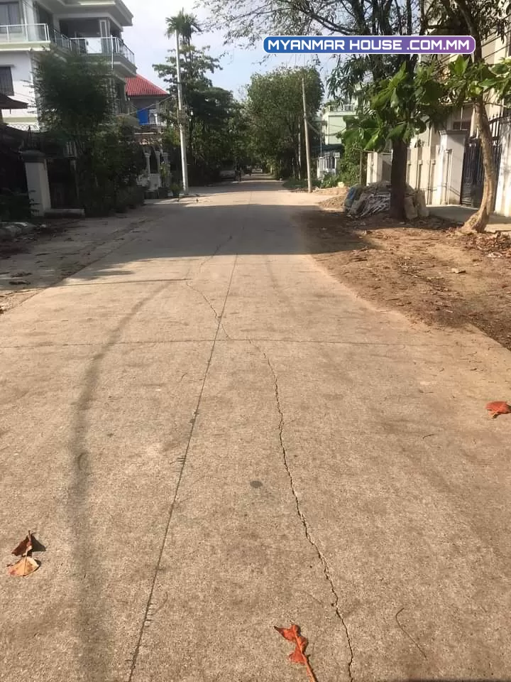 မြောက်ဒဂုံရှိ ပျဥ်ထောင်အိမ်အပါ မြေကွက်အရောင်းလေးပါ