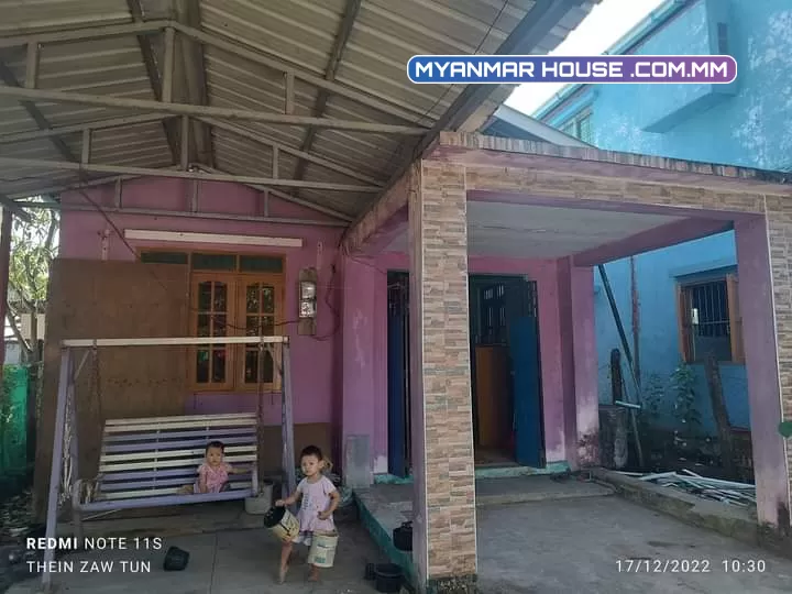 တောင်ဒဂုံရှိ တစ်ထပ်တိုက် ထပ်ခိုးပါအရောင်းလေးပါ